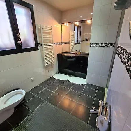 Maison Accessible A Tous Avec Piscine!